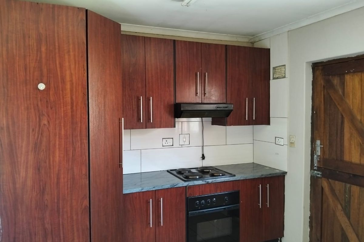 Five Bedroom House to rnt at Phase Mthatha - Photo 5