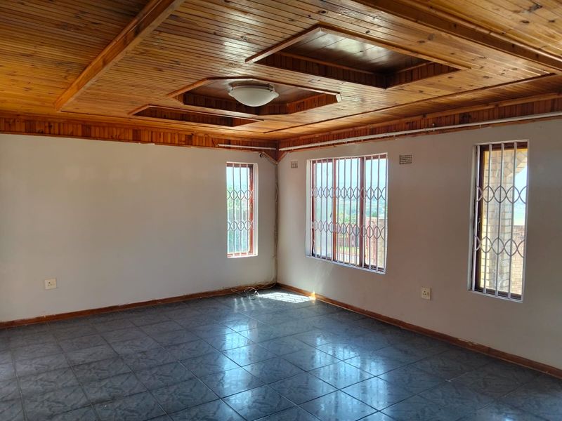 Five Bedroom House to rnt at Phase Mthatha - Photo 10