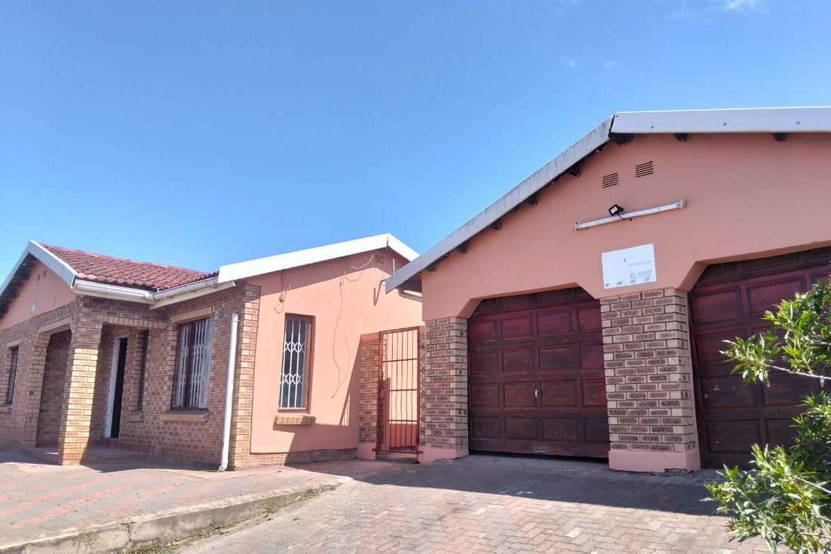 Five Bedroom House to rnt at Phase Mthatha - Photo 2