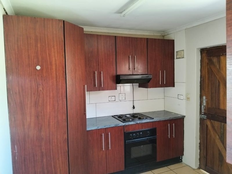 Five Bedroom House to rnt at Phase Mthatha - Photo 6