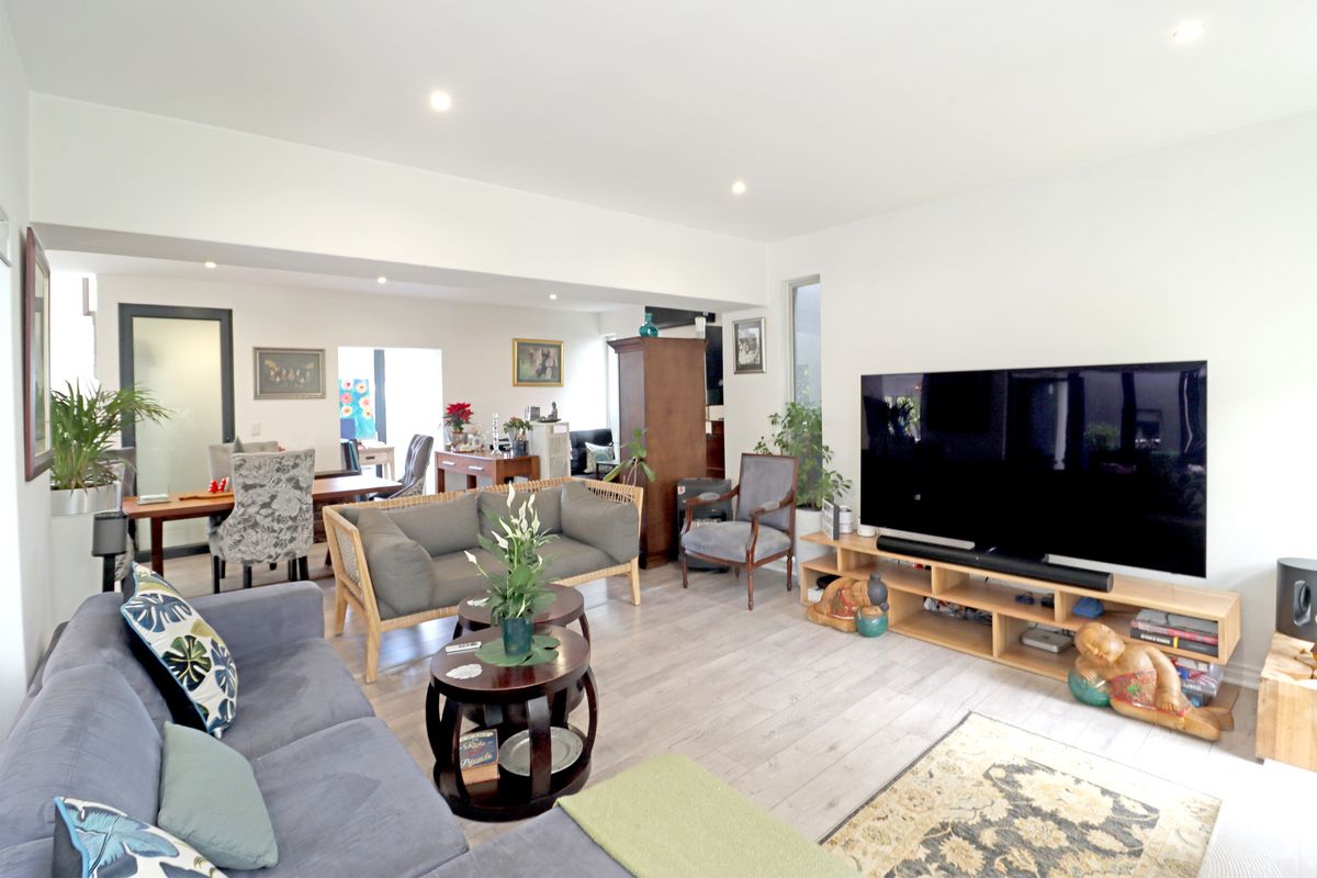 Move in and unpack in this beautifully renovated home! - Photo 3