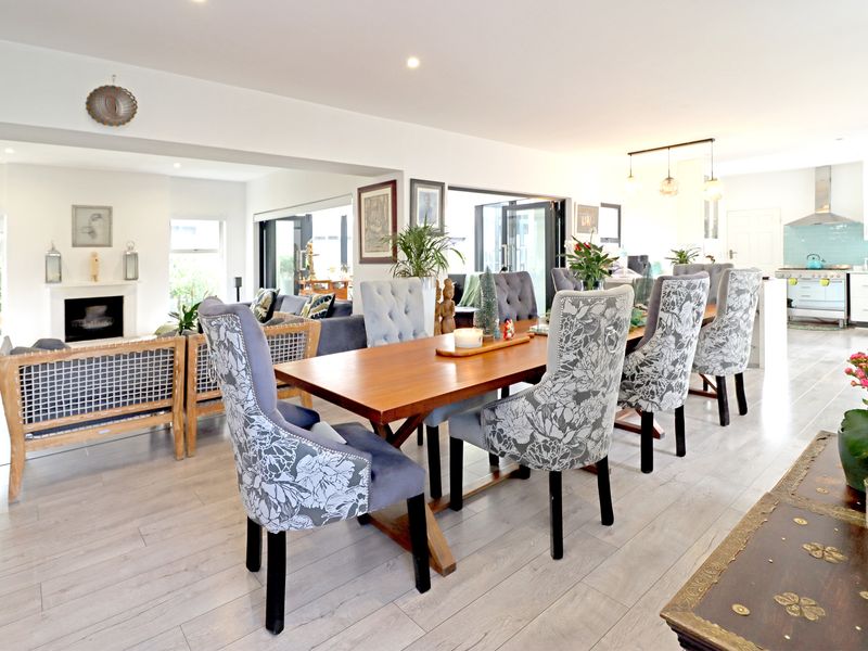 Move in and unpack in this beautifully renovated home! - Photo 7