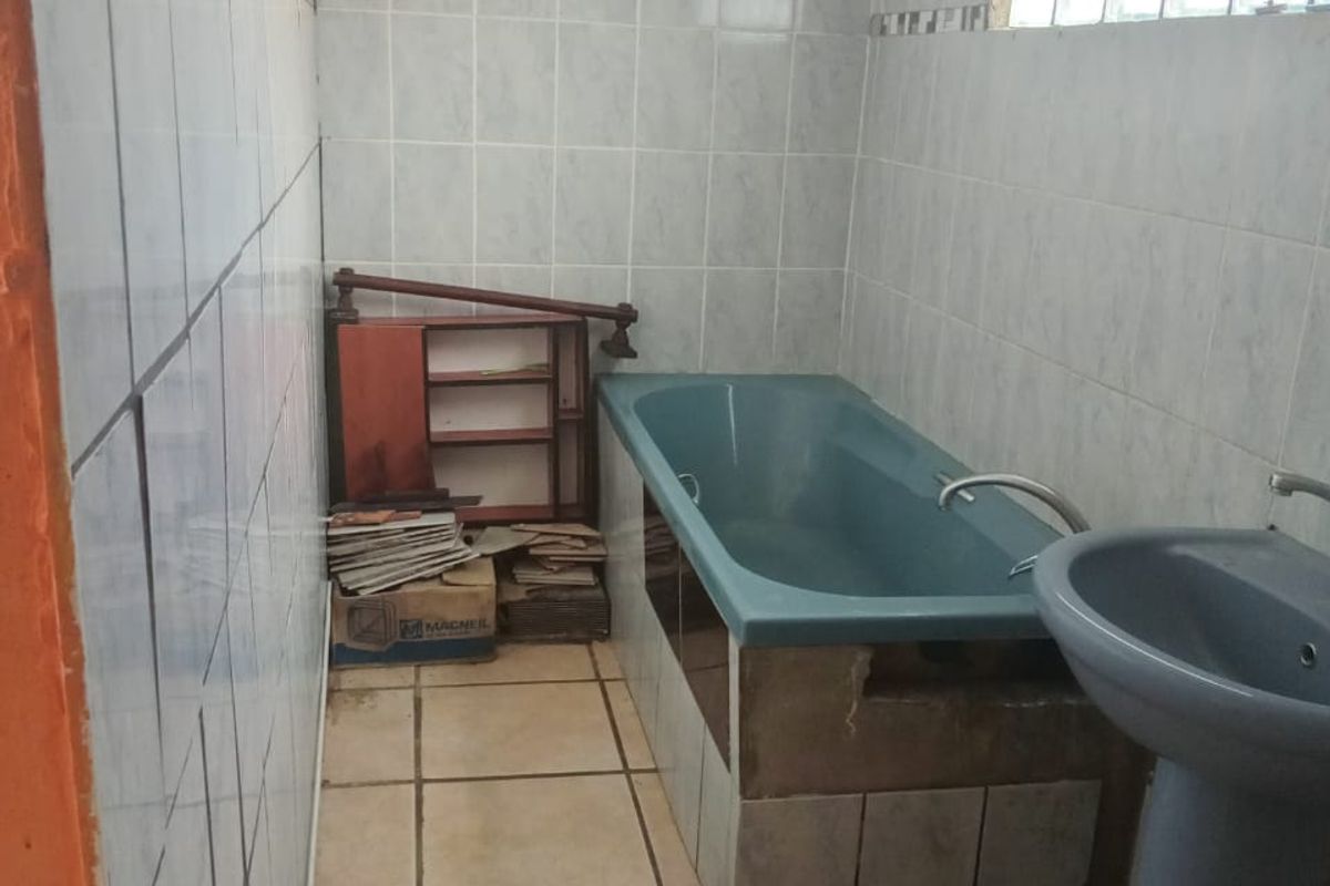 House For Sale In Mossel Bay - Photo 4