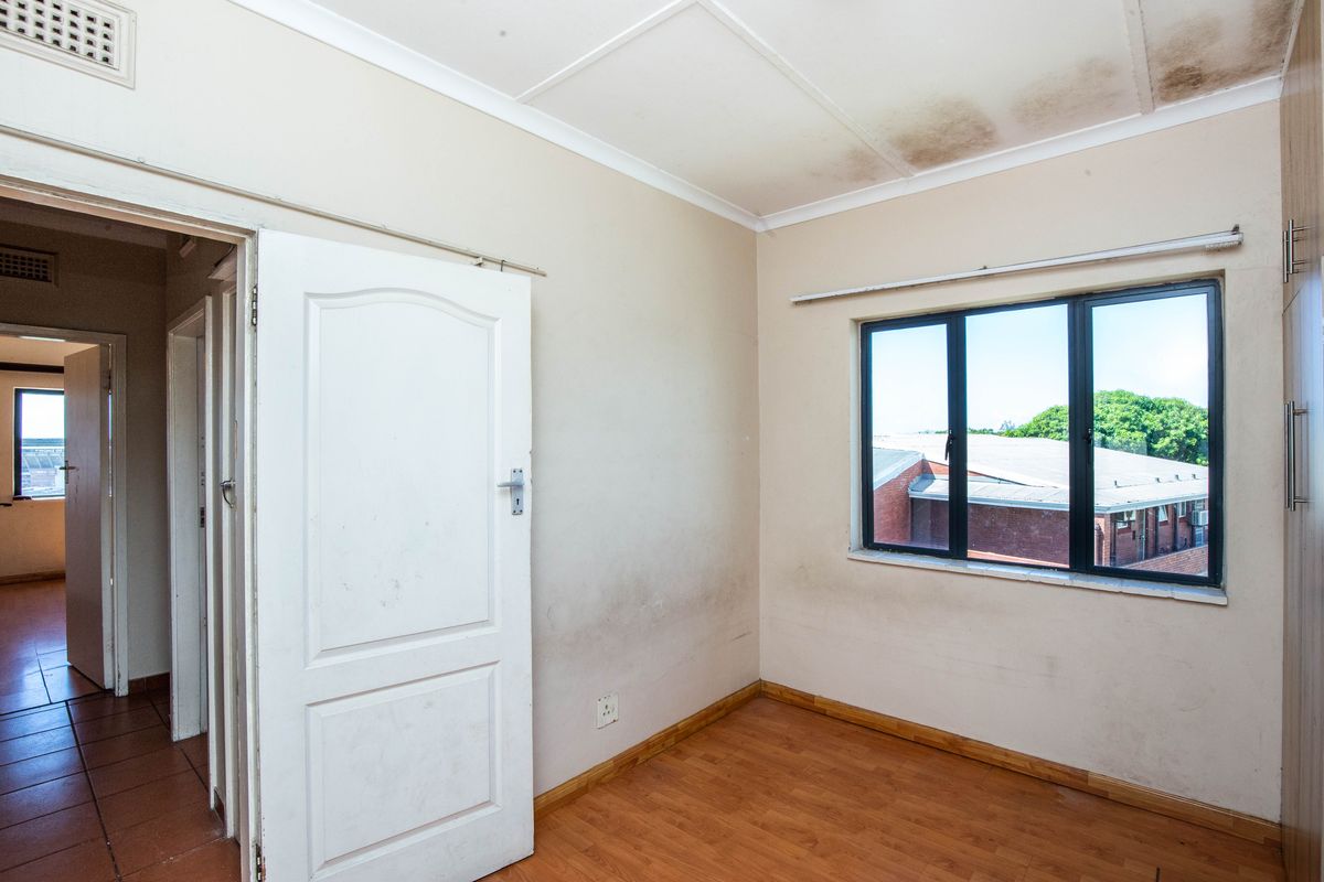 2 Bedroom Apartment in Moningside - Photo 2