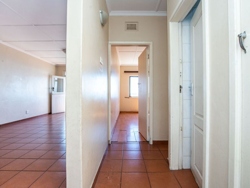 2 Bedroom Apartment in Moningside - Photo 4
