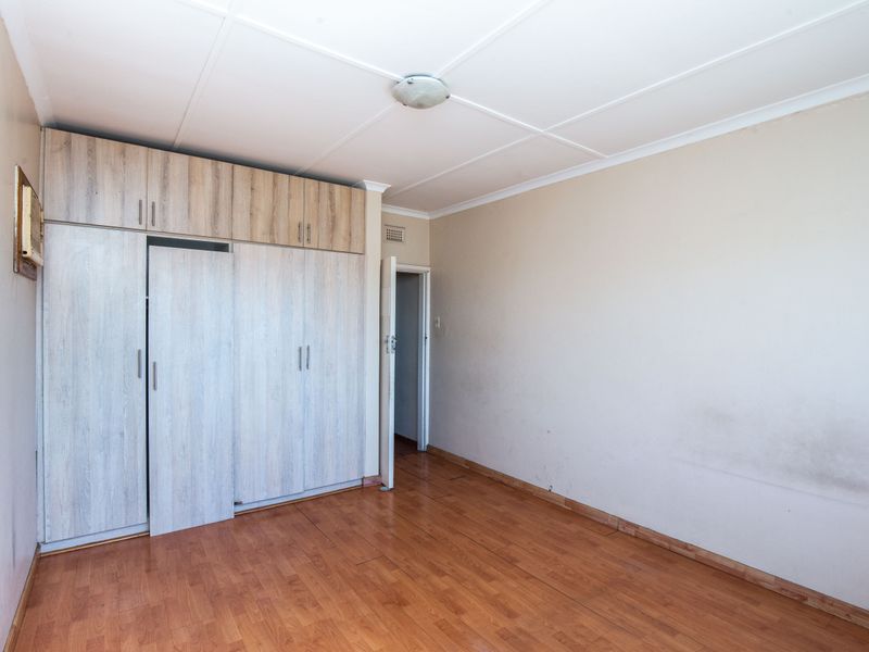 2 Bedroom Apartment in Moningside - Photo 9