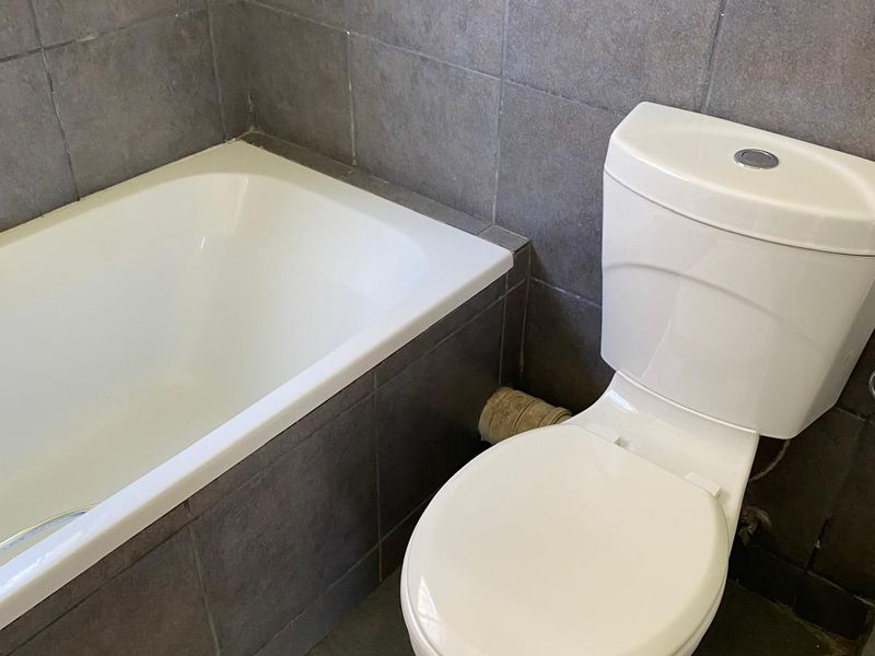 2 Berom Aparment / Flat for Sale in Bailey Park Potchefstoom. - Photo 8