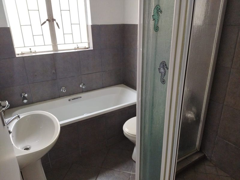 2 Berom Aparment / Flat for Sale in Bailey Park Potchefstoom. - Photo 7