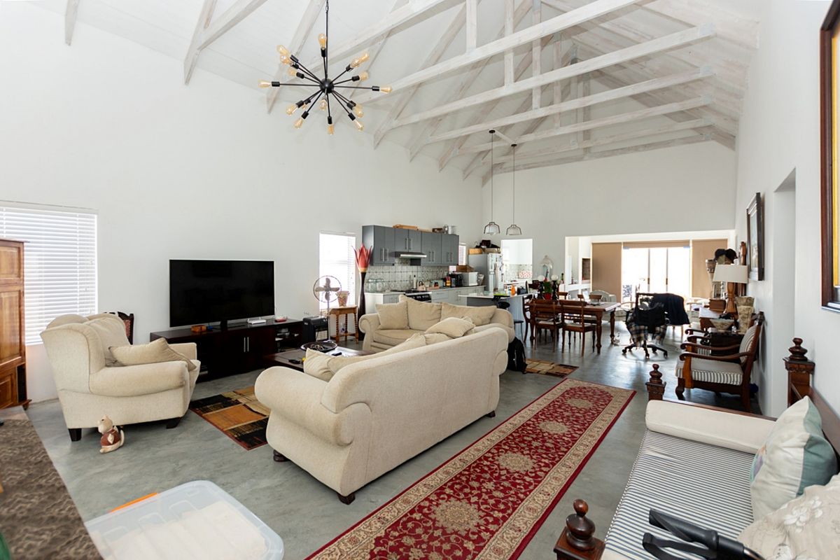 Charming 3-Bedroom Home in the Heart of Lampiesbaai, St Helena Bay - Photo 5