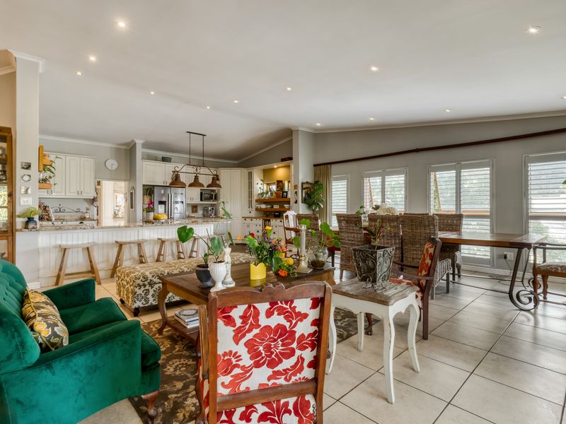 Heartfelt Living in La Concorde! - Photo 5