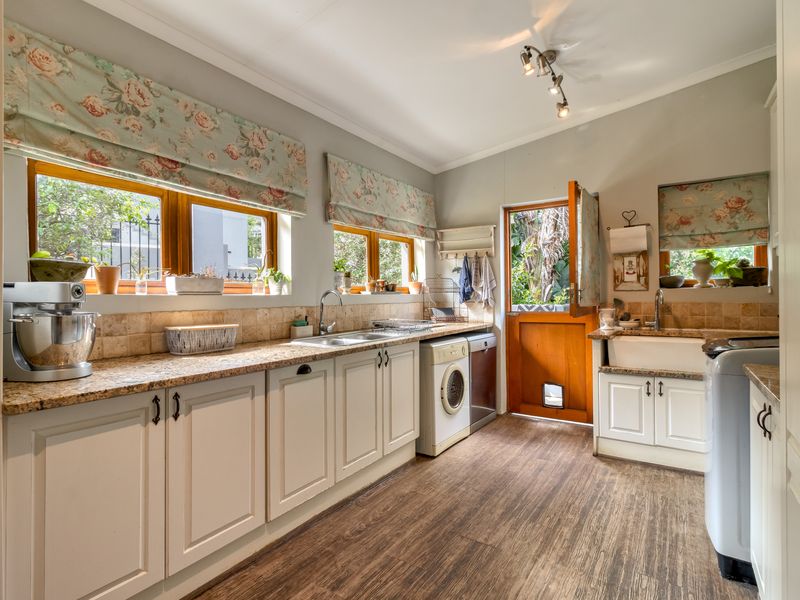 Heartfelt Living in La Concorde! - Photo 8