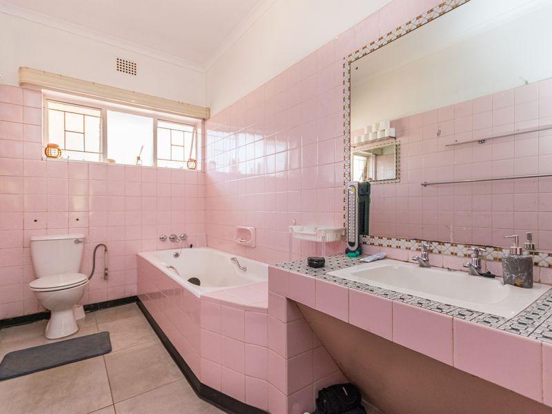 3 Bedroom home with Flat for sale in Lyttelton - Photo 6