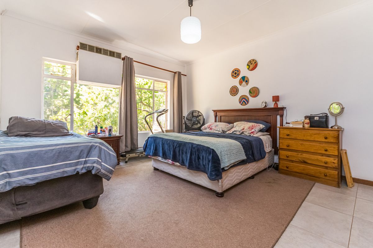 3 Bedroom home with Flat for sale in Lyttelton - Photo 3