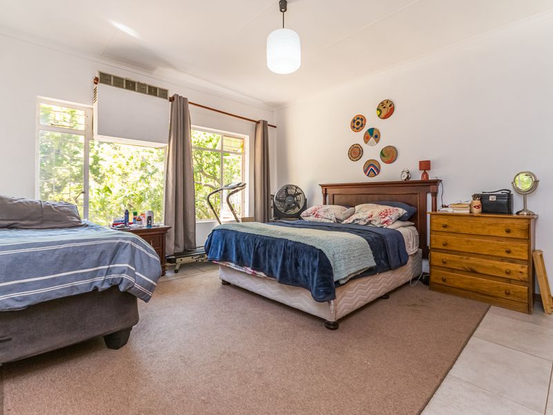 3 Bedroom home with Flat for sale in Lyttelton - Photo 3