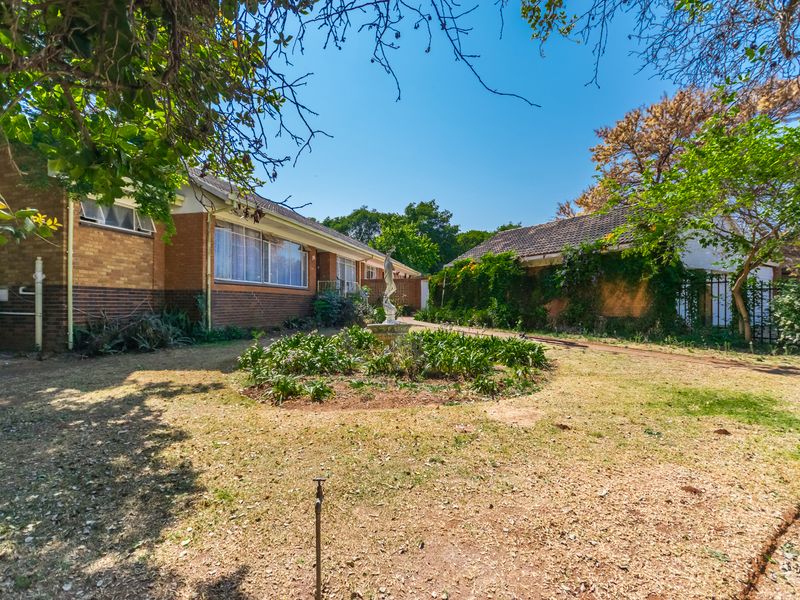 3 Bedroom home with Flat for sale in Lyttelton - Photo 1