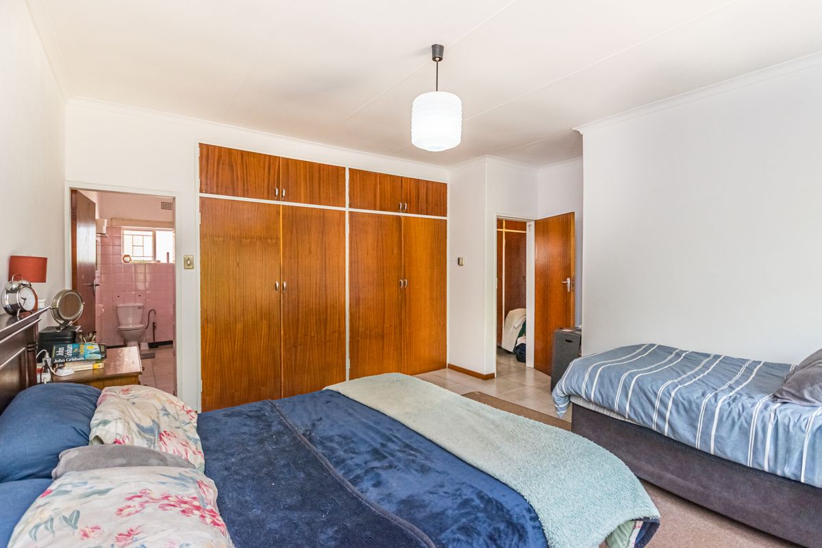 3 Bedroom home with Flat for sale in Lyttelton - Photo 4