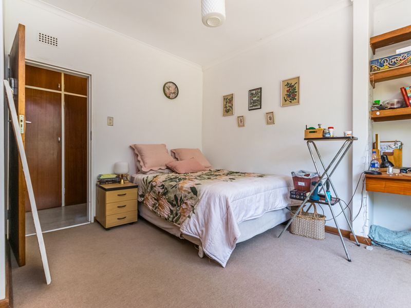 3 Bedroom home with Flat for sale in Lyttelton - Photo 9