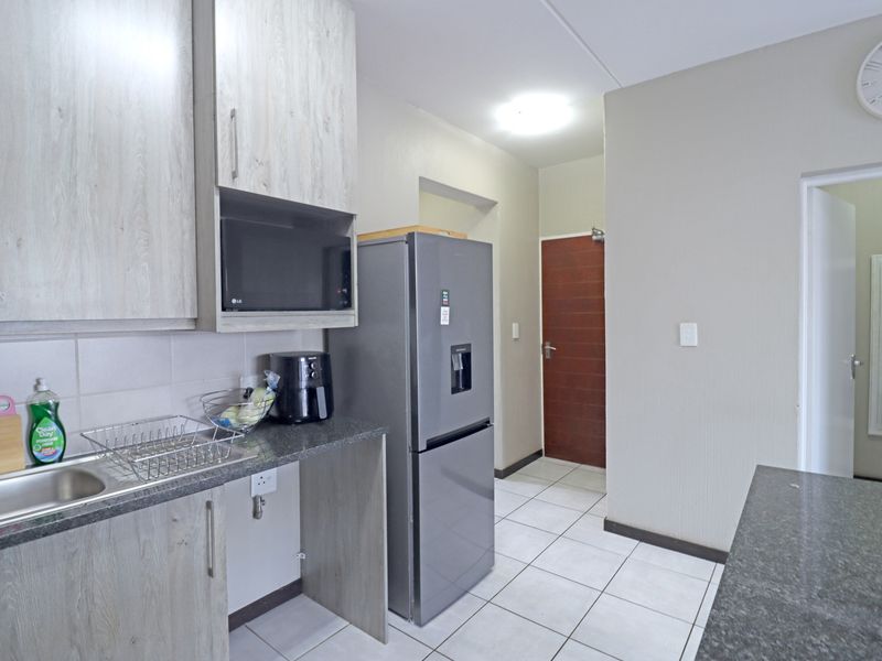 Prime Location in Grange Park, Barbeque Downs, Midrand - Photo 8