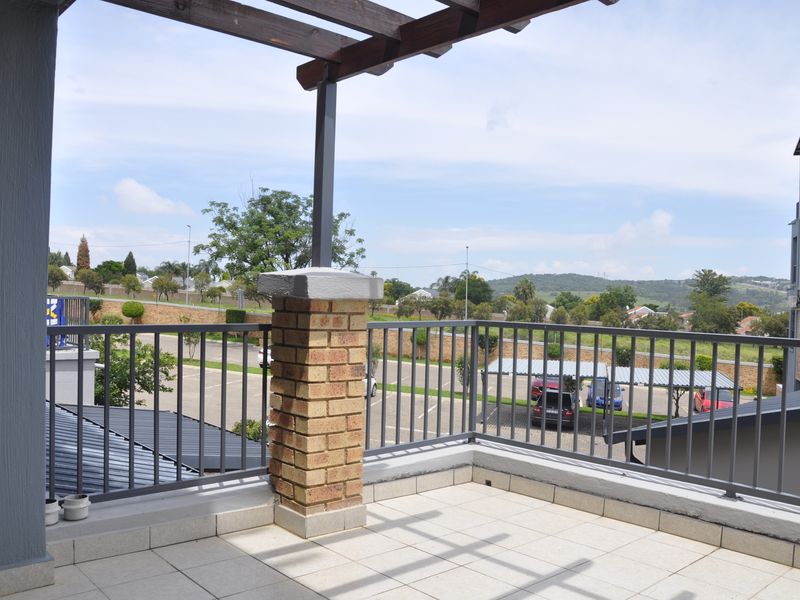 2 bedroom 2 bathroom First Floor Apartment in Barbeque Downs - Photo 9