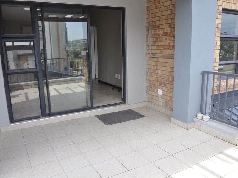 2 bedroom 2 bathroom First Floor Apartment in Barbeque Downs - Photo 7