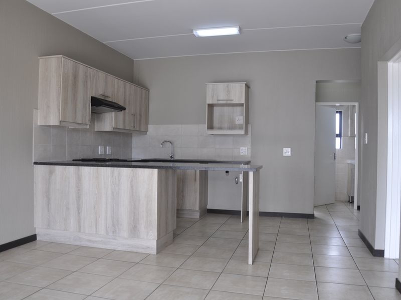 2 bedroom 2 bathroom First Floor Apartment in Barbeque Downs - Photo 6