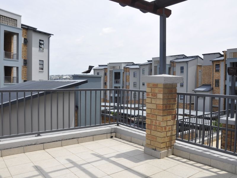 2 bedroom 2 bathroom First Floor Apartment in Barbeque Downs - Photo 8