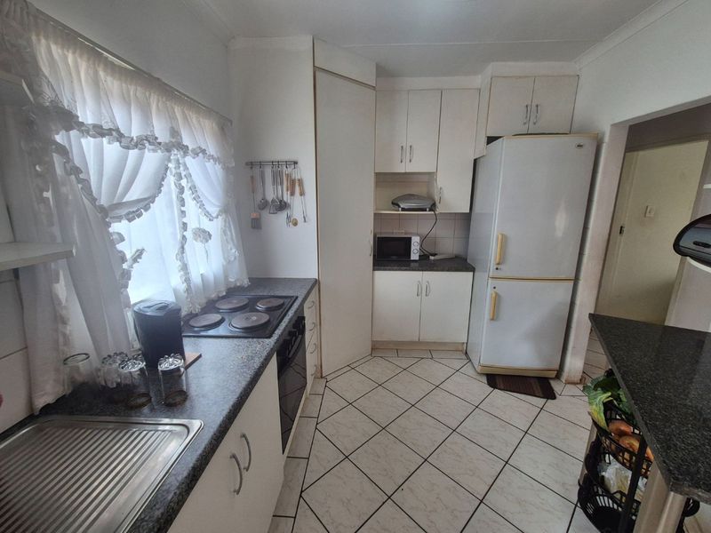 House For Sale In Akasia - Photo 9