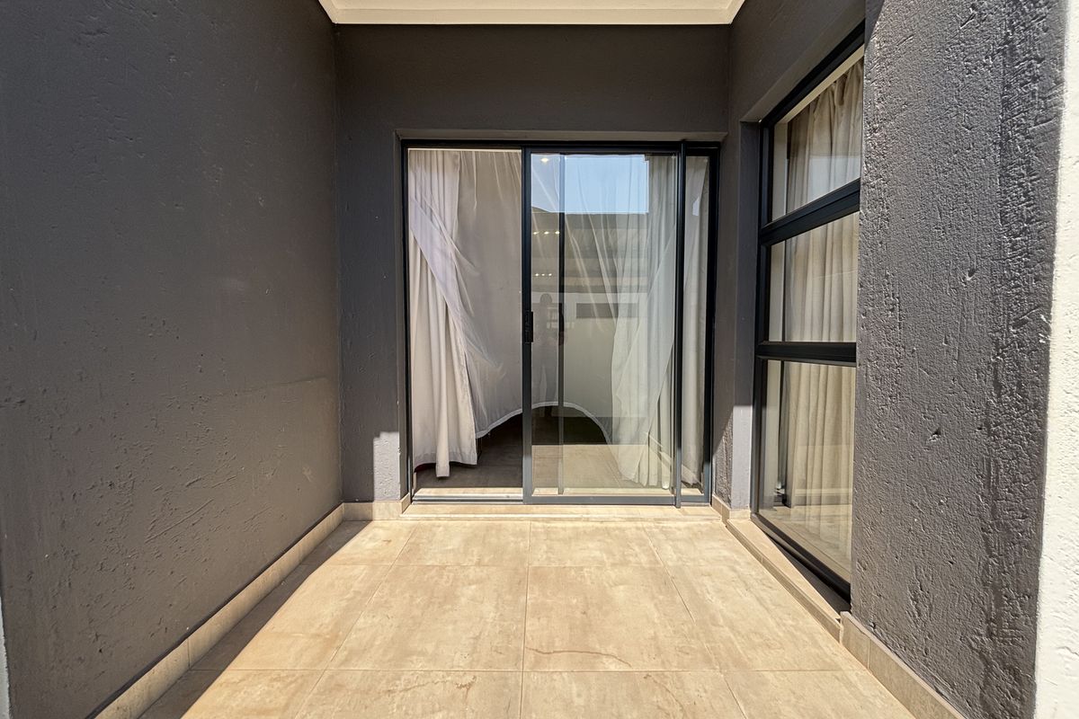 Modern 2-Bedroom Ground Floor Home in Secure Rynfield Complex - Photo 5