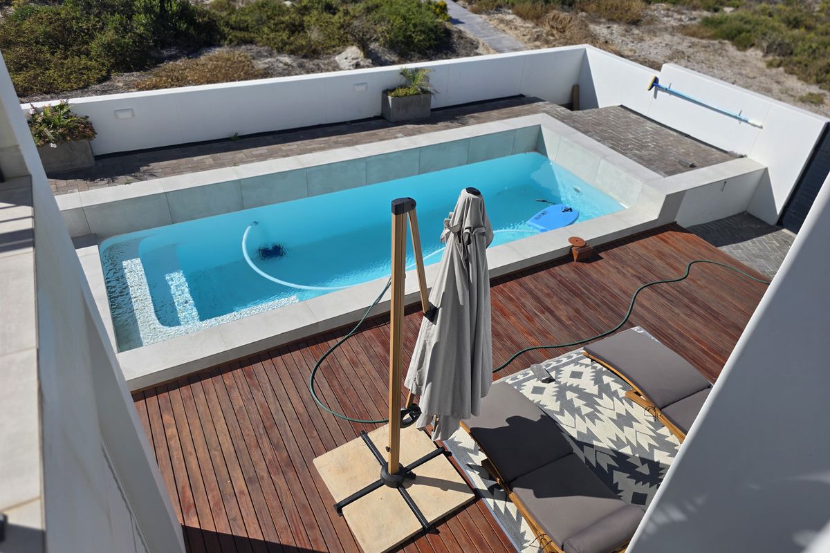 Coastal Luxury Redefined – Designer Beachfront Home with Panoramic Ocean Views - Photo 5