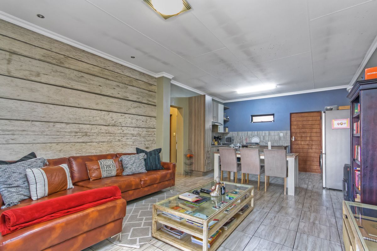 Luxury Living Meets Smart Investment – Modern 2-Bed, 2-Bath Apartment in Franklin on 8th - Photo 3