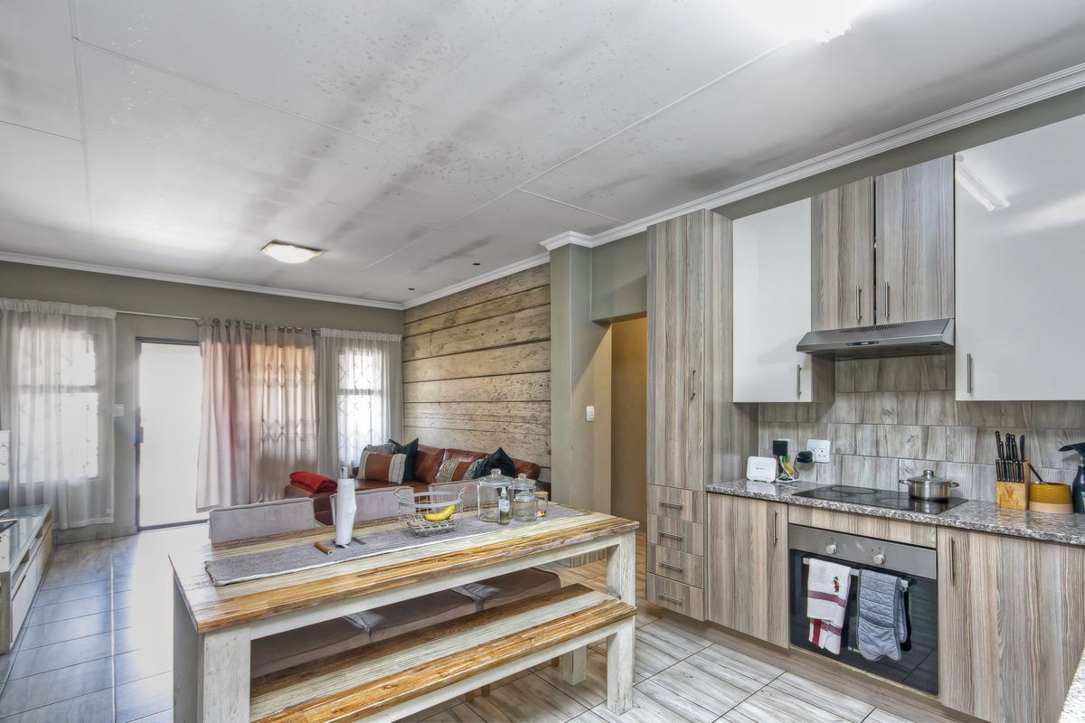 Luxury Living Meets Smart Investment – Modern 2-Bed, 2-Bath Apartment in Franklin on 8th - Photo 4