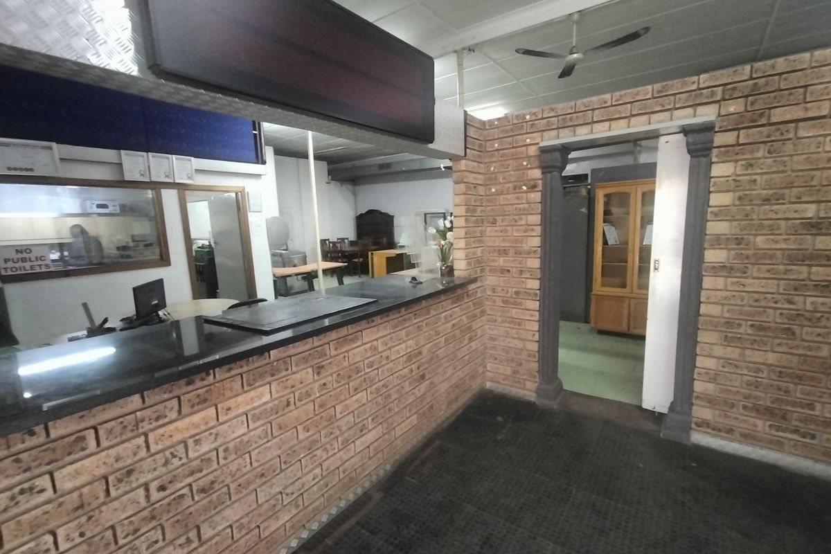 Solid Investment: Zoned Commercial Property with Offices & Overhead Cranes - Photo 4