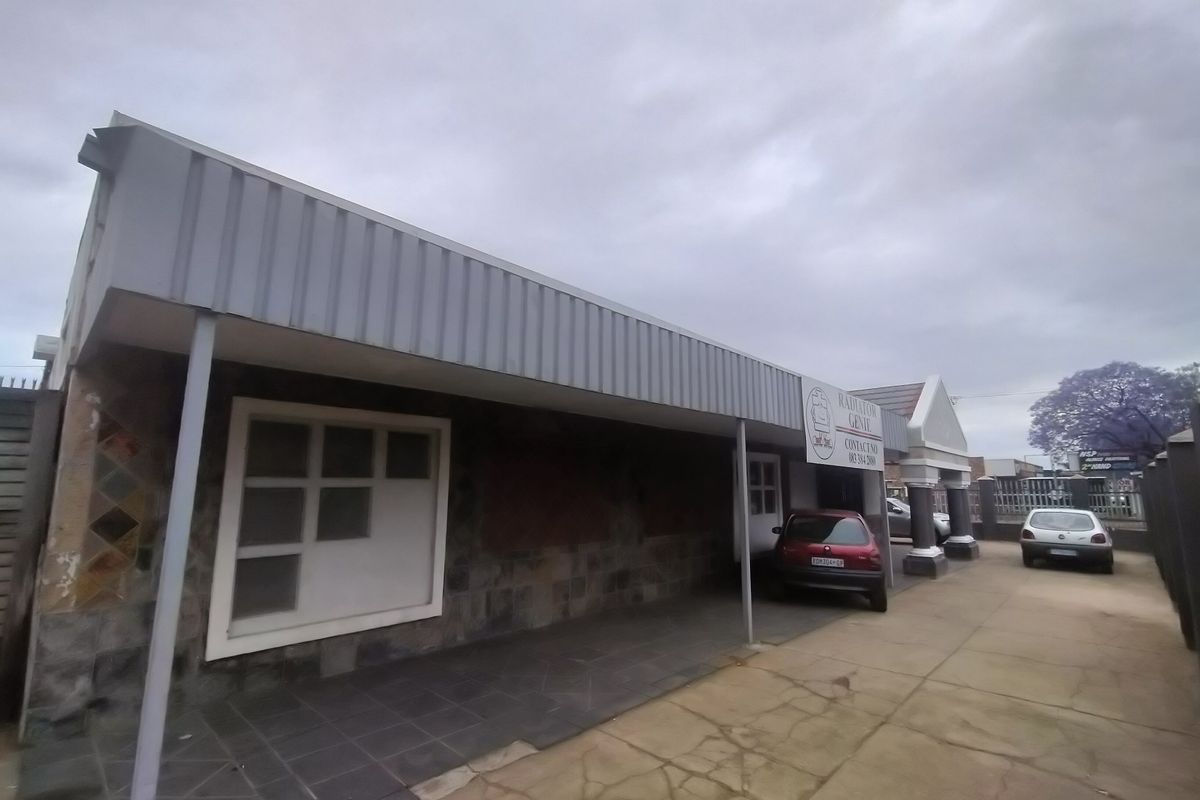 Solid Investment: Zoned Commercial Property with Offices & Overhead Cranes - Photo 3