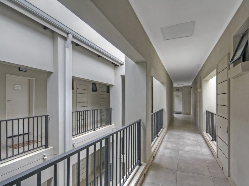 Exquisite Studio Apartment – Just 6km from Mall of Africa - Photo 9