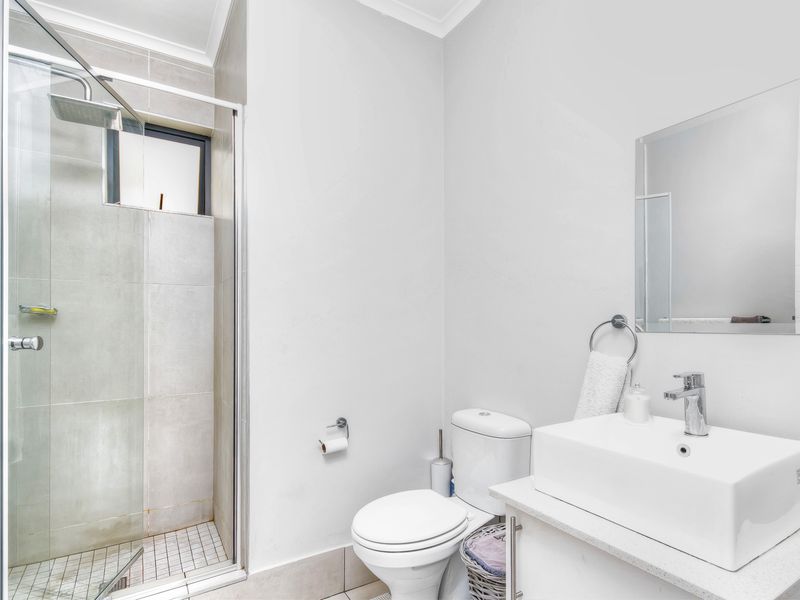 Exquisite Studio Apartment – Just 6km from Mall of Africa - Photo 8