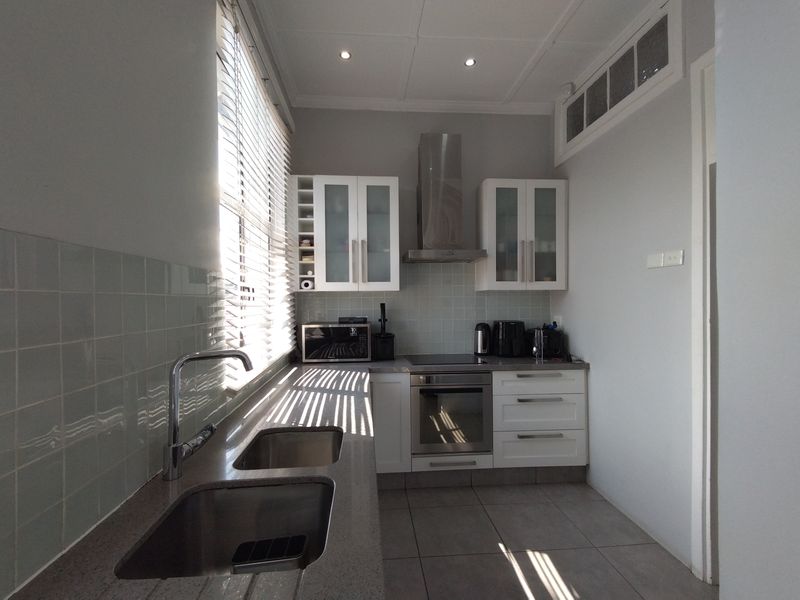 2 Beds with 2 Parking Musgrave Prime Location - Photo 7