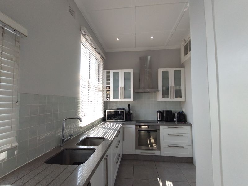 2 Beds with 2 Parking Musgrave Prime Location - Photo 3