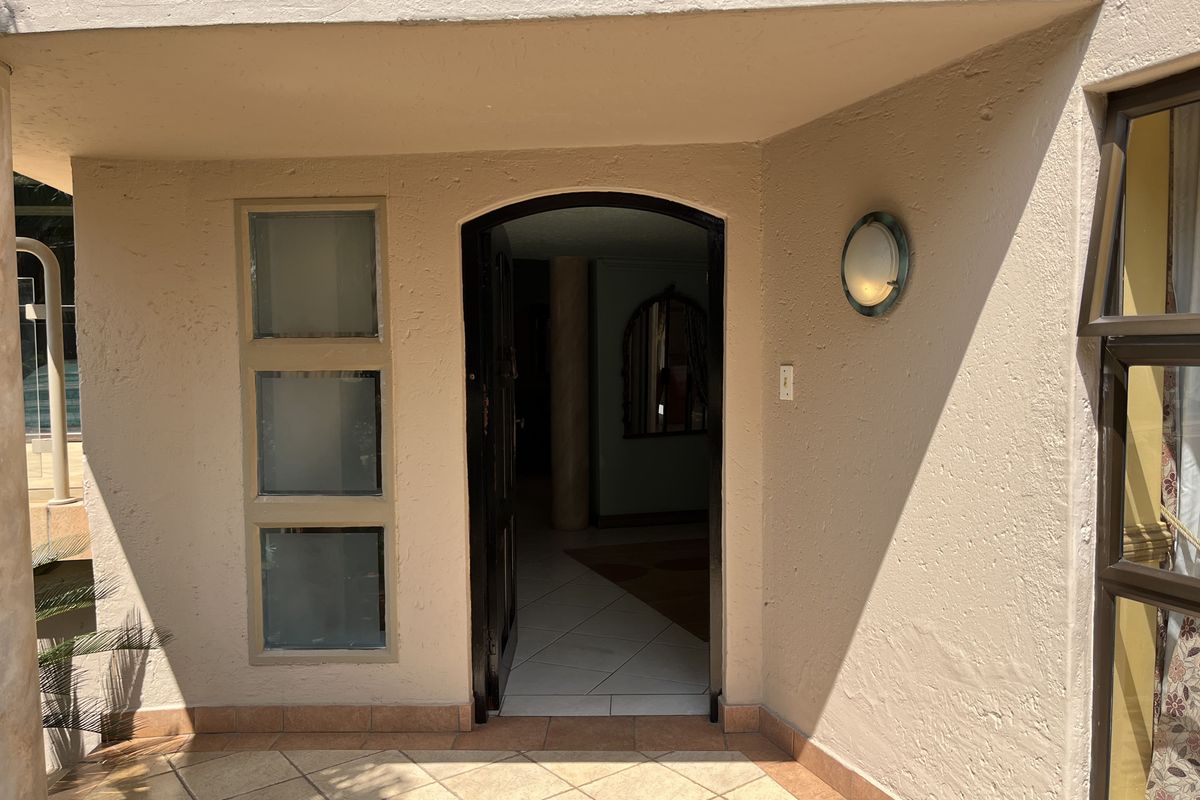 Solid St Andrews Family Home - Photo 2