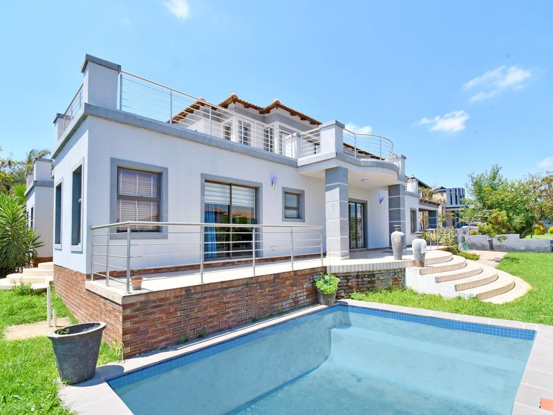 Sun-Soaked. Spacious. Ready for Your Style - Photo 3