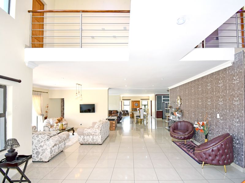 Sun-Soaked. Spacious. Ready for Your Style - Photo 8