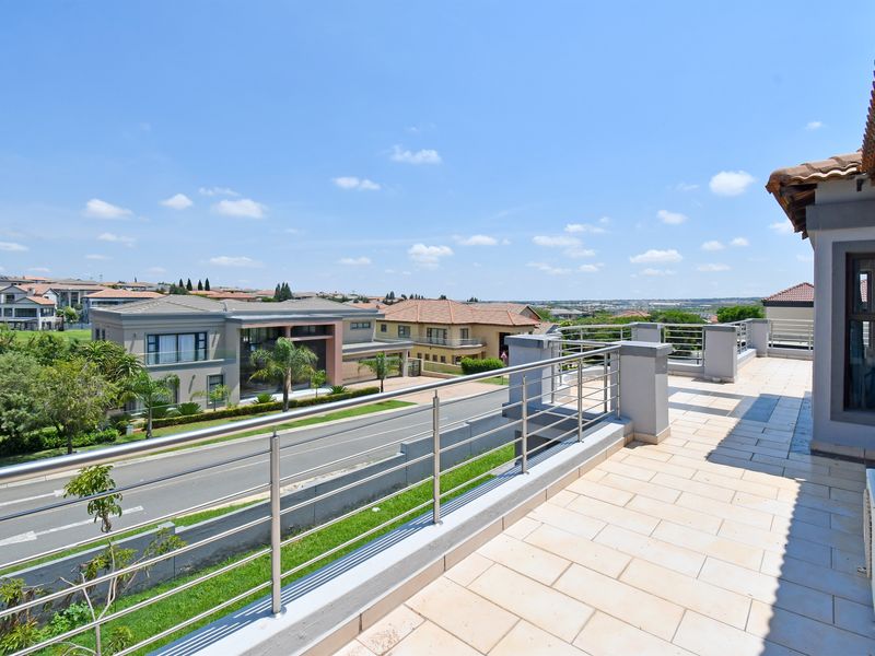 Sun-Soaked. Spacious. Ready for Your Style - Photo 6