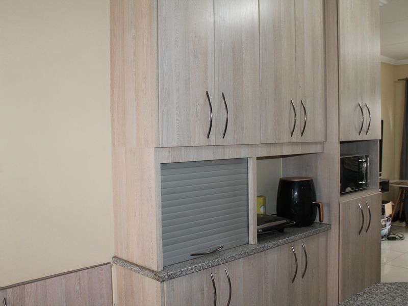 2-bedroom duplex in Mayberry Park, Alberton - Photo 3
