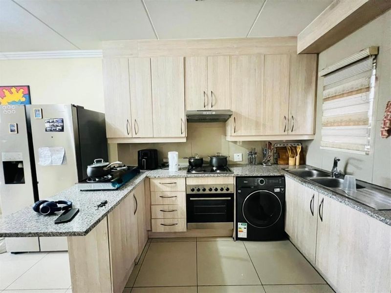 2-bedroom duplex in Mayberry Park, Alberton - Photo 1