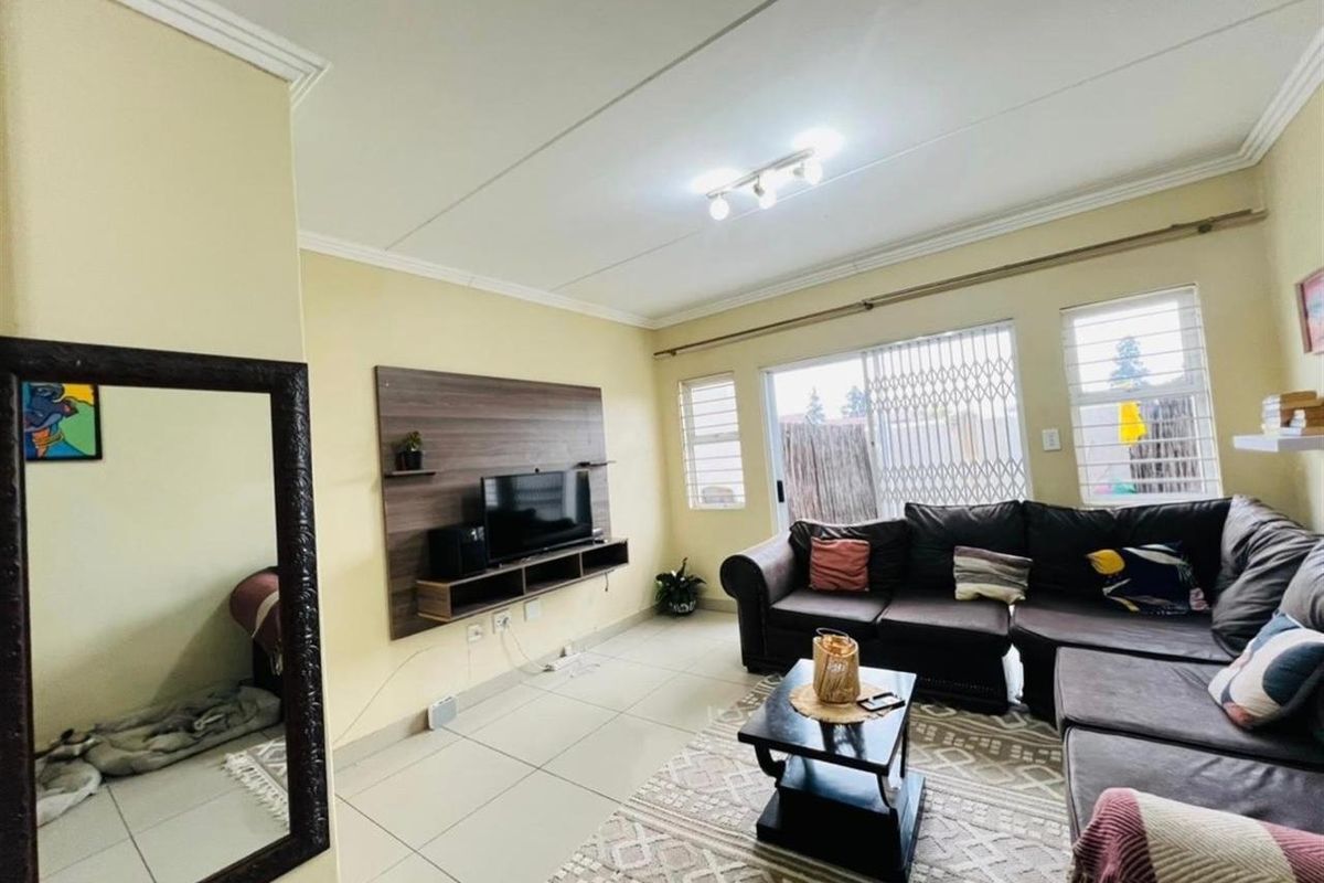 2-bedroom duplex in Mayberry Park, Alberton - Photo 5