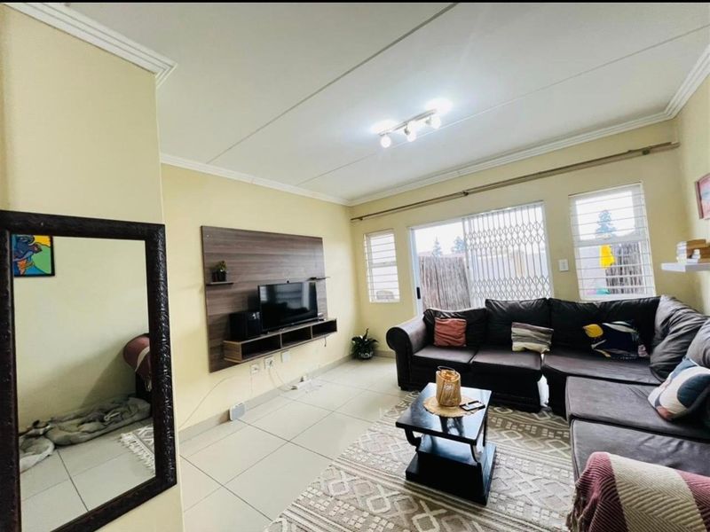 2-bedroom duplex in Mayberry Park, Alberton - Photo 5