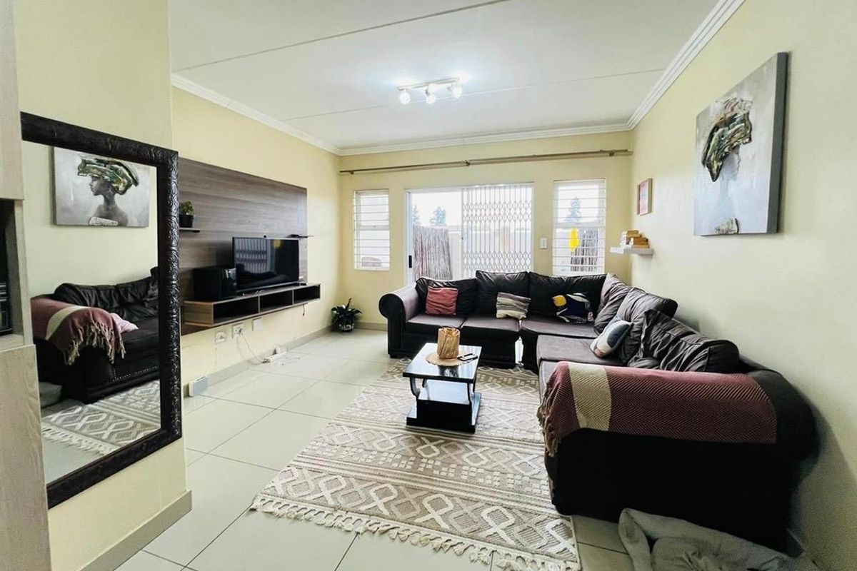 2-bedroom duplex in Mayberry Park, Alberton - Photo 4