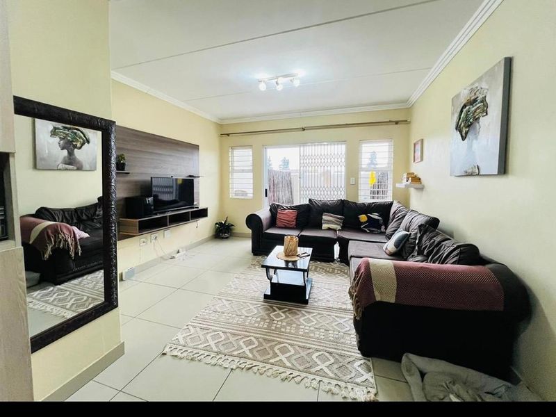 2-bedroom duplex in Mayberry Park, Alberton - Photo 4