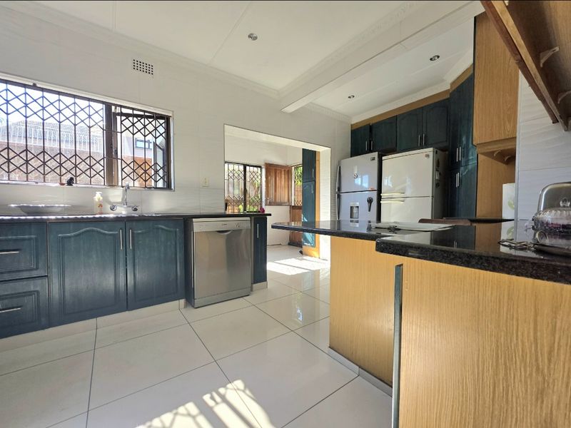 Your Family’s Forever Home Awaits – Spacious 4-Bedroom in Isipingo Hills! - Photo 3