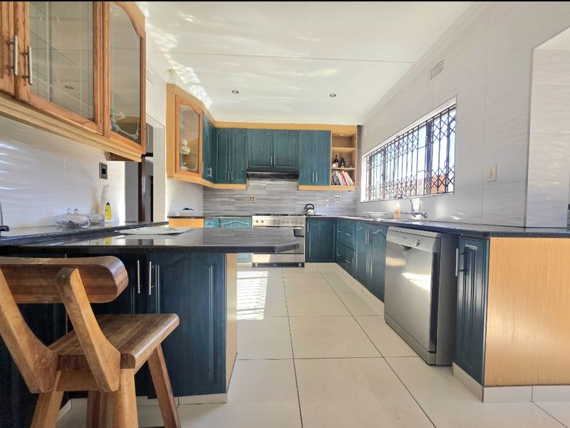 Your Family’s Forever Home Awaits – Spacious 4-Bedroom in Isipingo Hills! - Photo 2