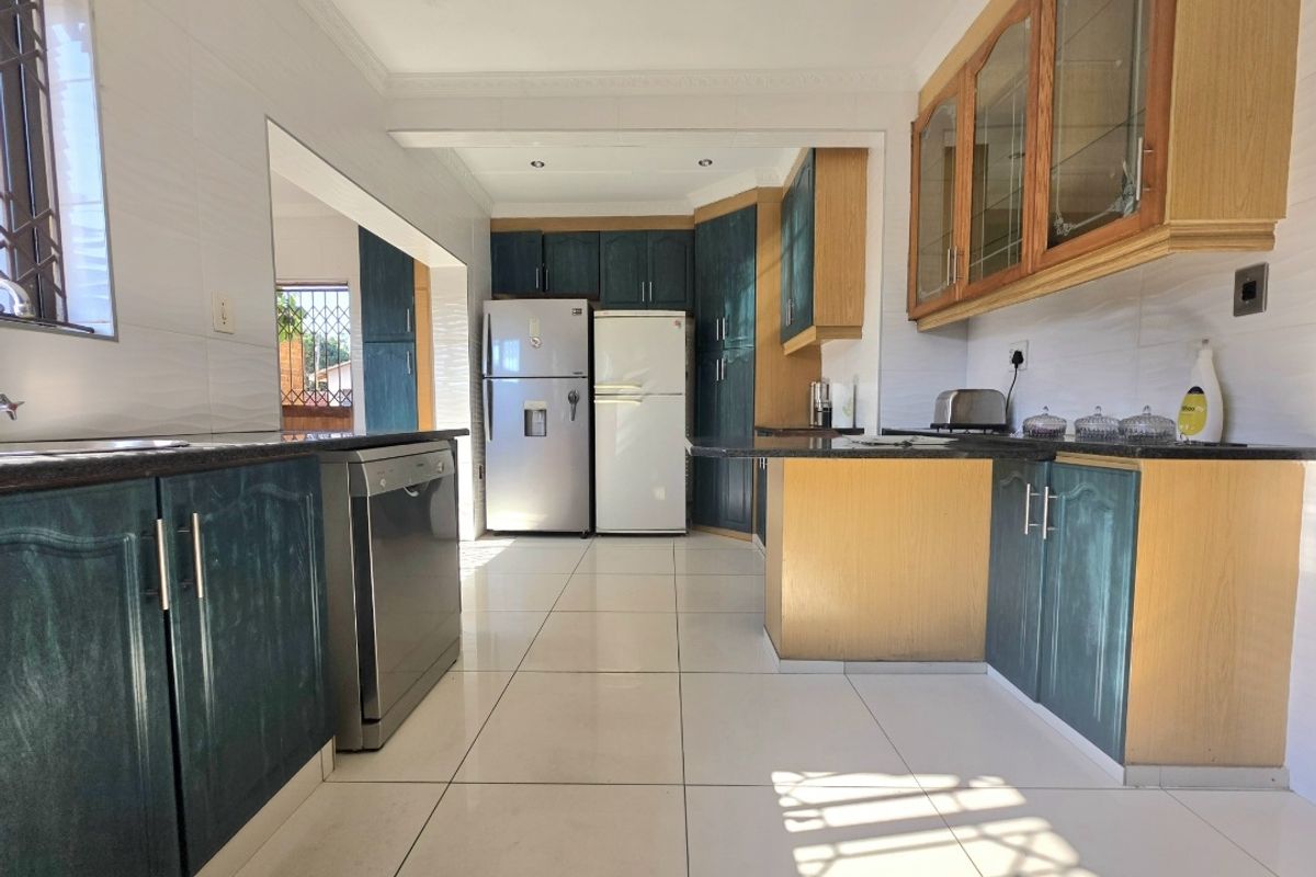 Your Family’s Forever Home Awaits – Spacious 4-Bedroom in Isipingo Hills! - Photo 4